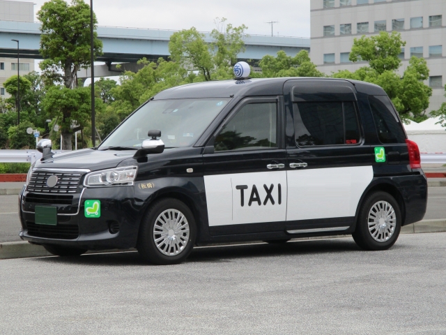 配車にも決済にも活用できる！タクシー業界でのタブレット活用法は？